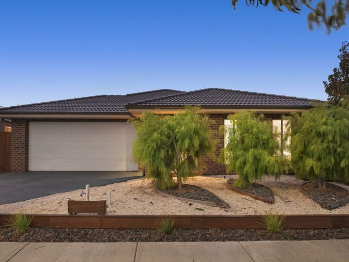 40 Bridgewater Circuit