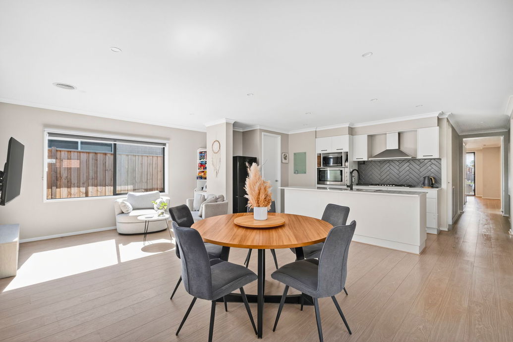 Video of 62 Element Circuit, ARMSTRONG CREEK  VIC  3217