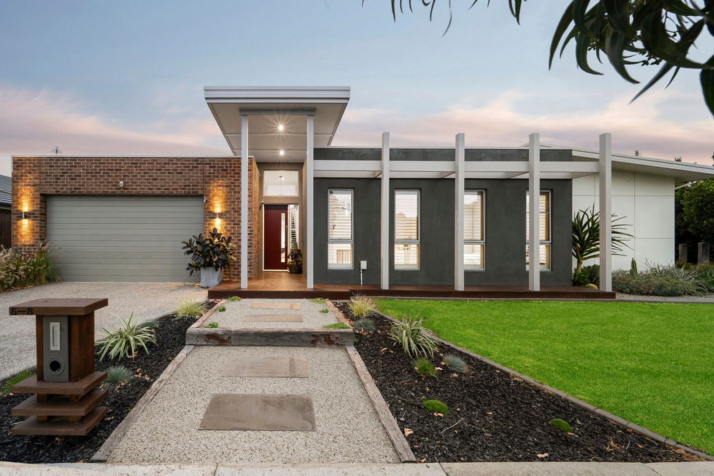 Video of 6-8 Silvercrest Way, ARMSTRONG CREEK  VIC  3217