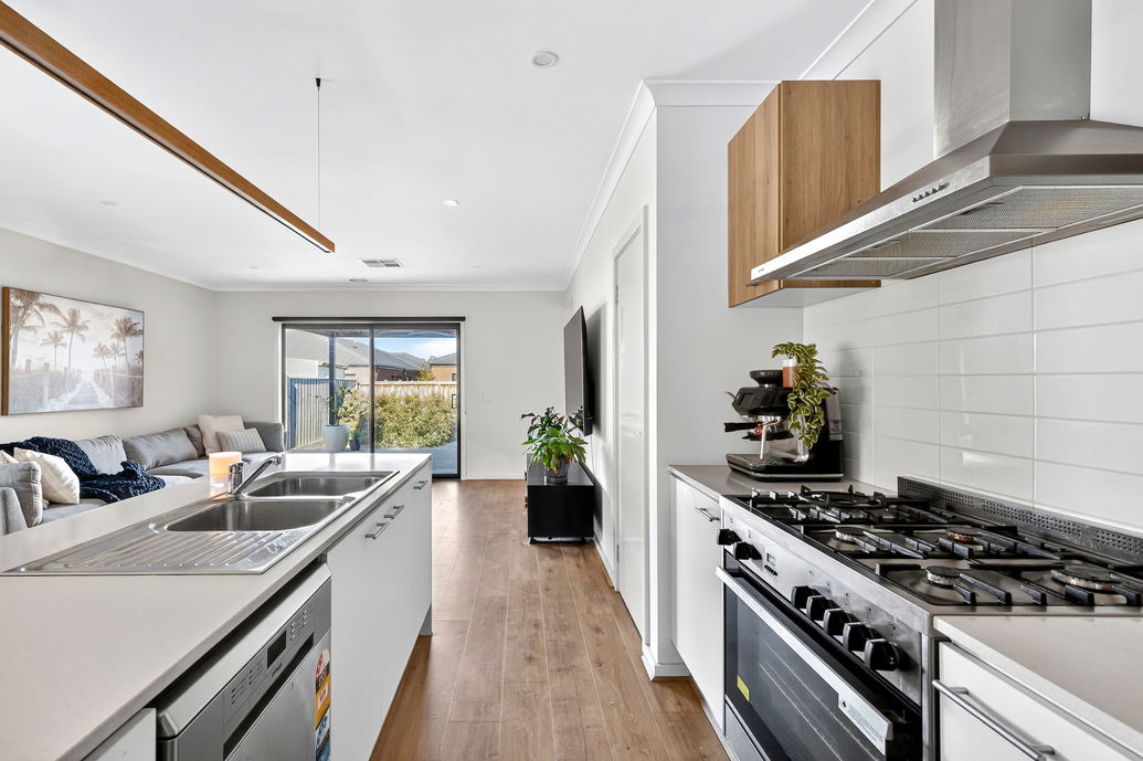 Video of 11 Languid Street, ARMSTRONG CREEK  VIC  3217