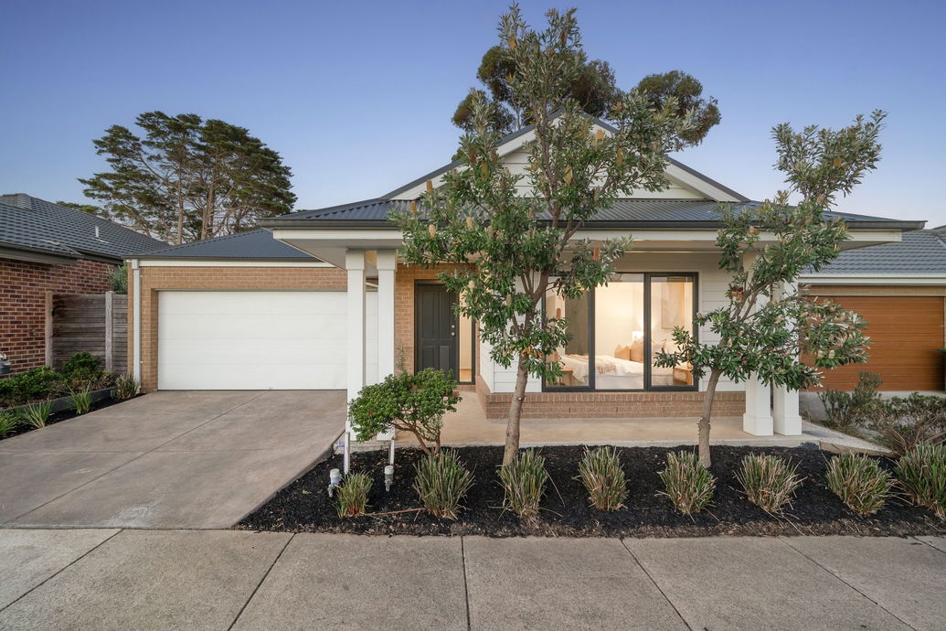 Video of 8 Element Circuit, ARMSTRONG CREEK  VIC  3217