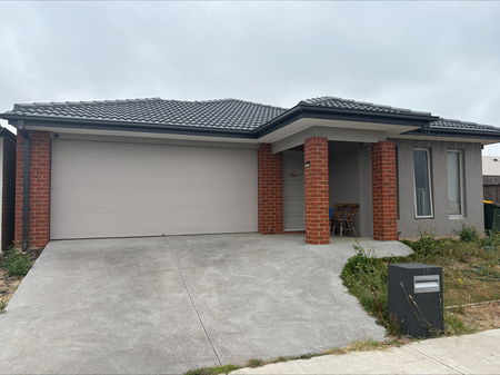 17 Avocet Way