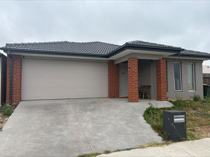 17 Avocet Way