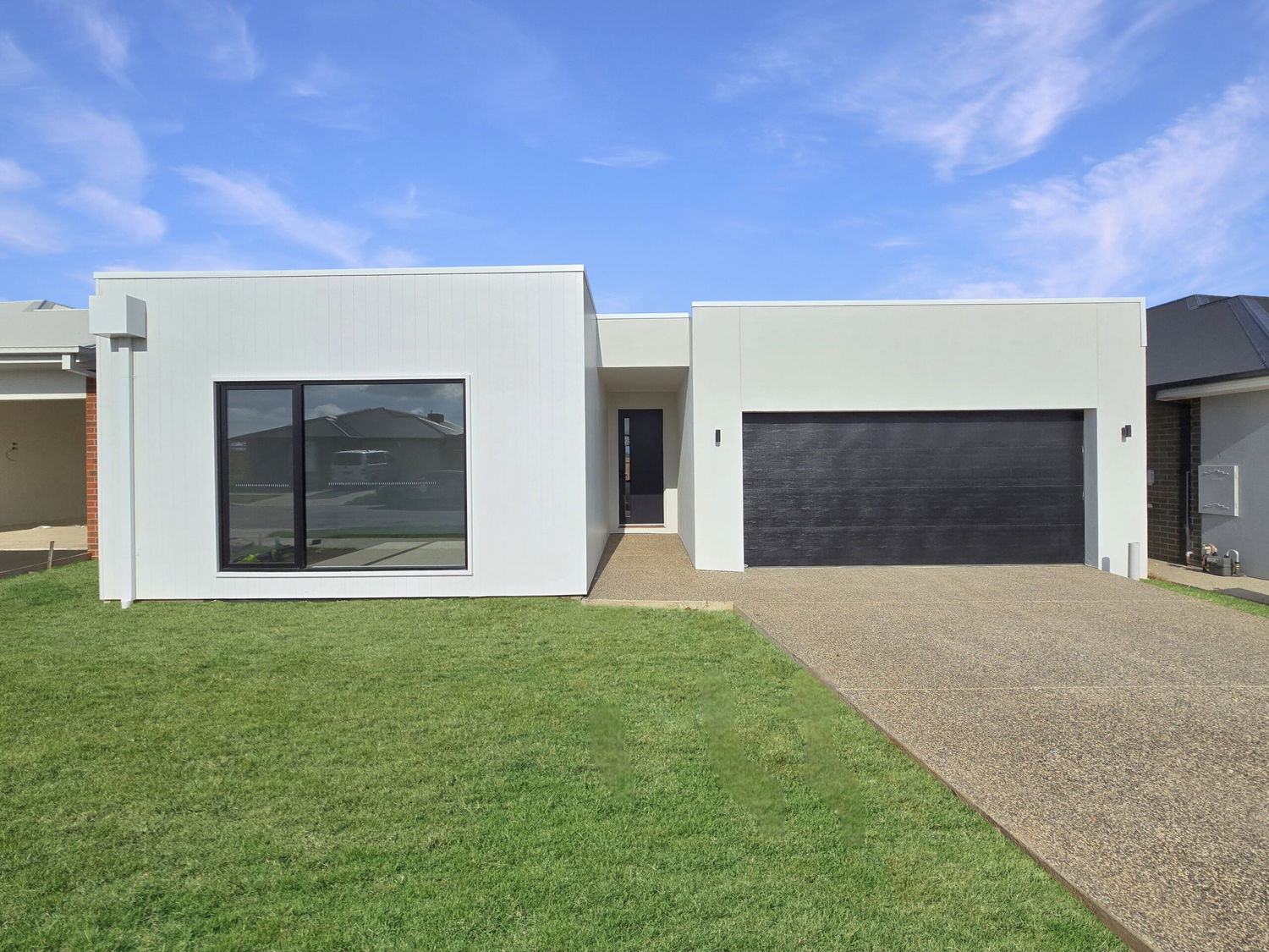 Listing image for 8 Darmac Street, MOUNT DUNEED  VIC  3217
