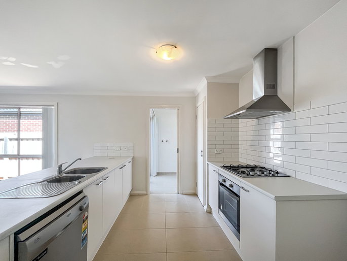 10 Kookaburra Drive