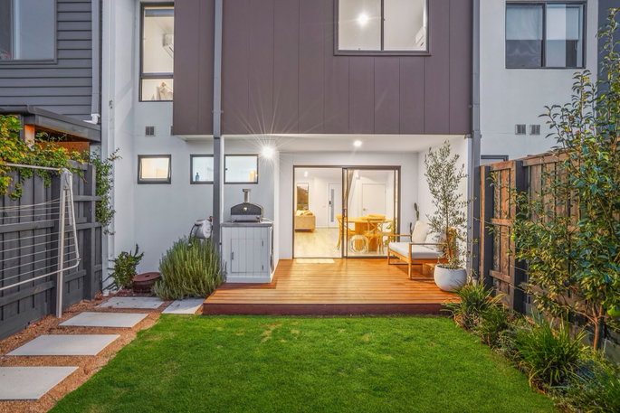 33 Parkfield Boulevard
