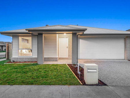 21-23 Albanel Street