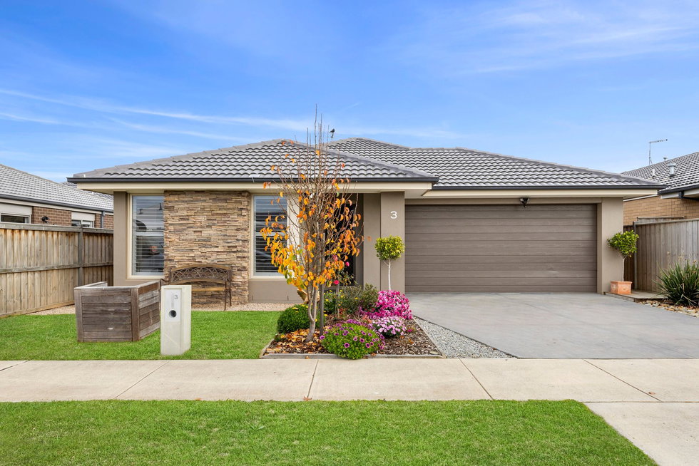 3 Alpina Avenue MOUNT DUNEED