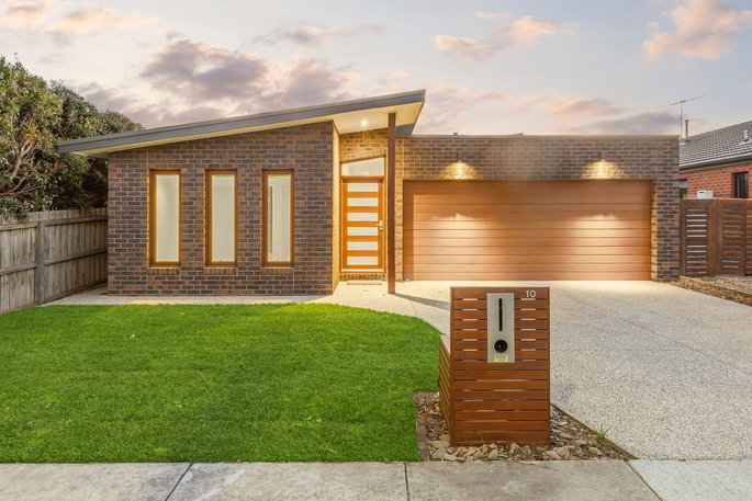 10 Creekward Drive