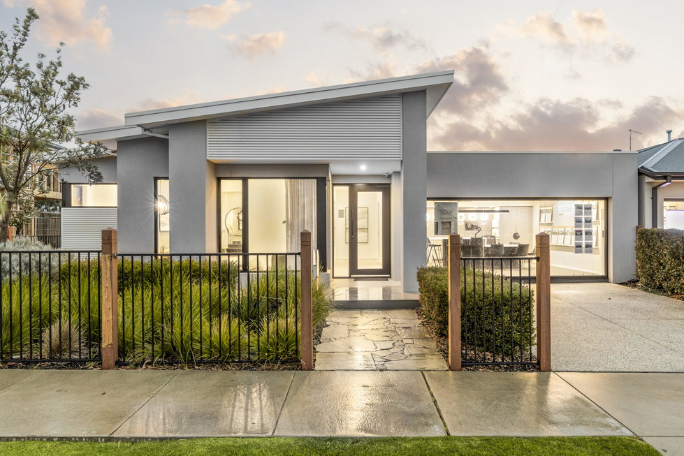 238 Sovereign Drive MOUNT DUNEED