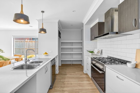 49 Owarra Boulevard
