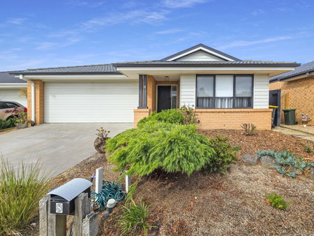 8 Neville Drive