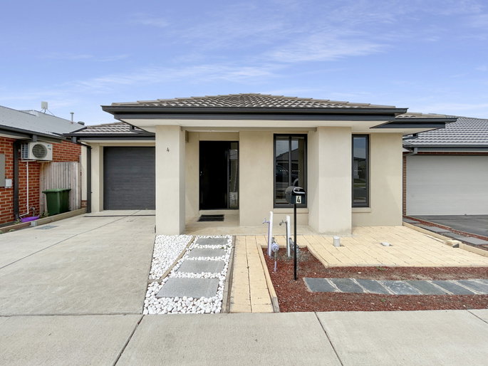 4 Coquille Way