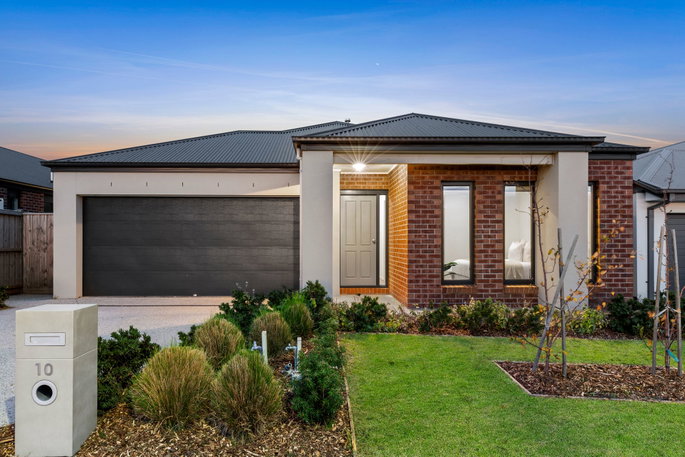 10 Jindabyne Street