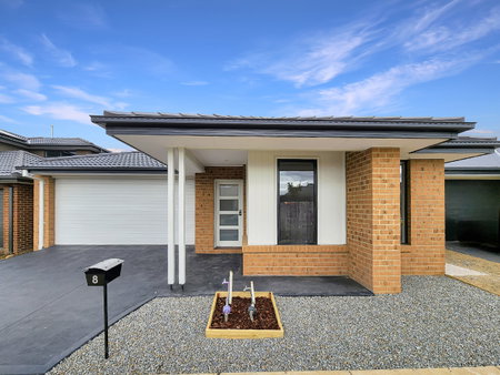 8 Kangaroo Way