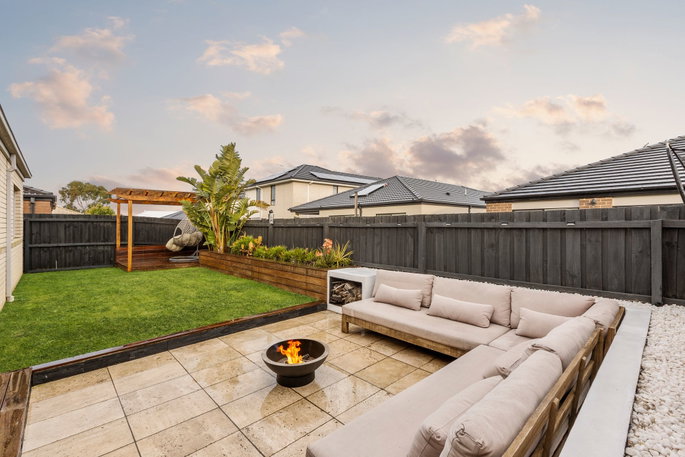 18 Tenneyson Close