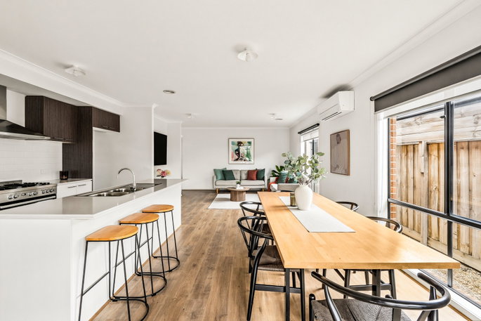 10 Valrose Road