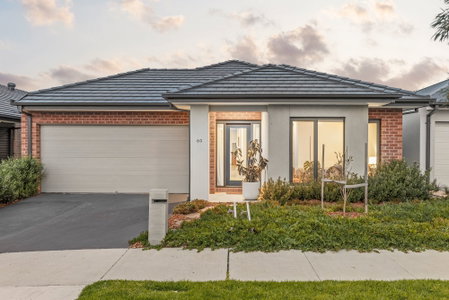 60 Tranquility Crescent