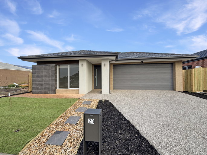 28 Buttercup Crescent