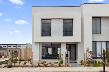 23 Bentons Way