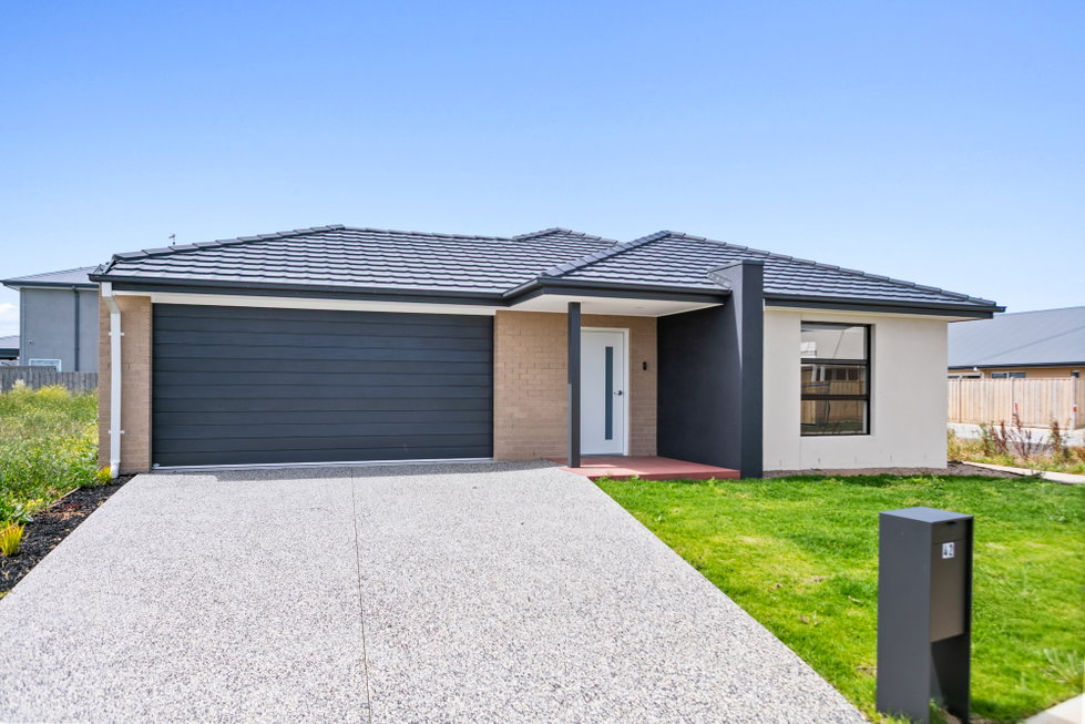 42 Ackland Street ARMSTRONG CREEK