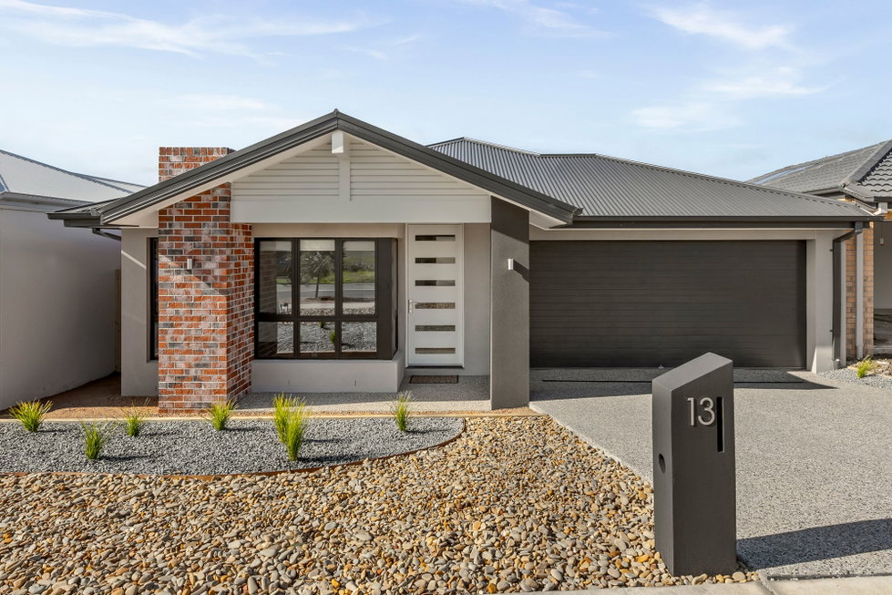 13 Williams Road MOUNT DUNEED