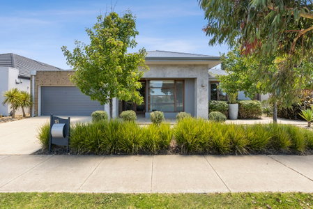 18 Armstrong Boulevard