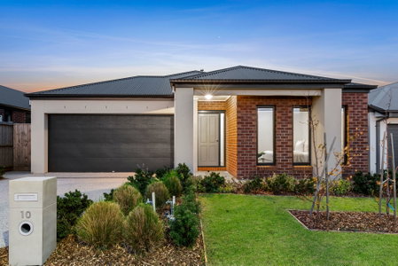 10 Jindabyne Street