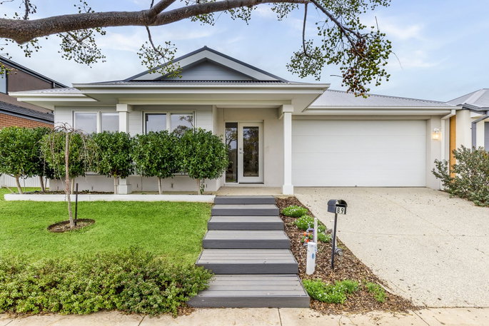 89 Edenhope Circuit