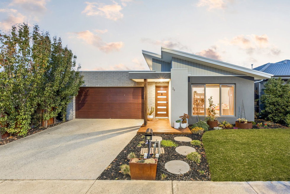 25 Snedden Street ARMSTRONG CREEK