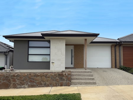 83 Munro Drive