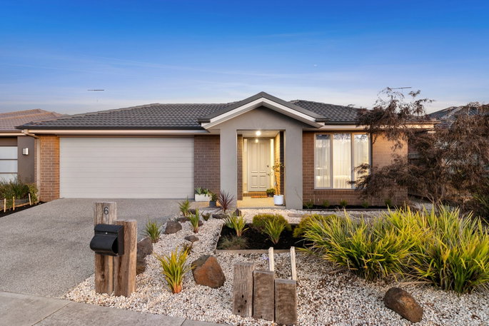 6 Abigail Court