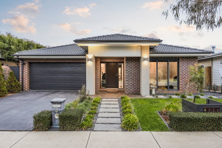 2141 Warralily Boulevard