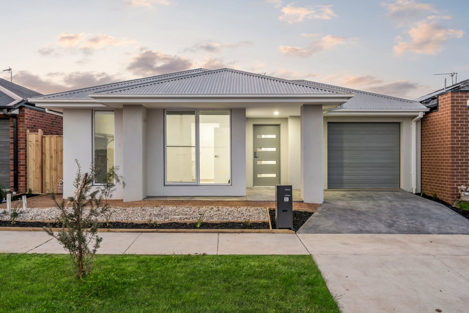 69 Gilroy Crescent