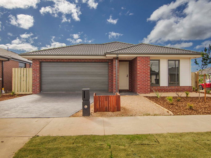 7 Esperance Avenue