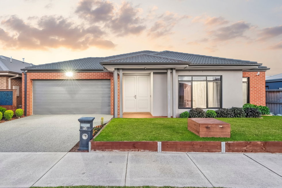 93 Flourish Drive MOUNT DUNEED