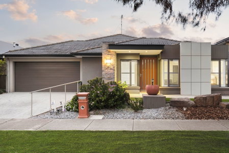 9 Silky Oak Lane