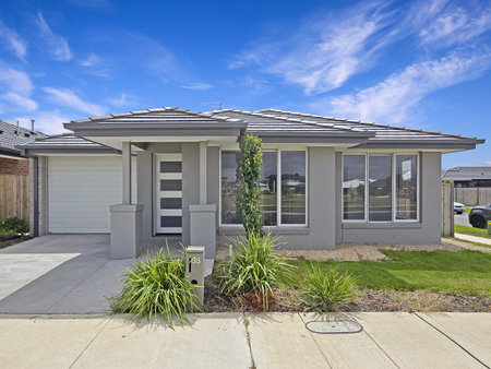35 Avonbury Drive