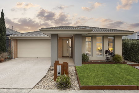 15 Albany Way
