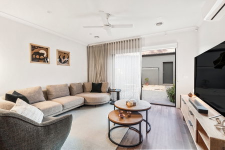 36 Sandspit Walk
