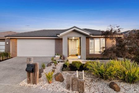 6 Abigail Court
