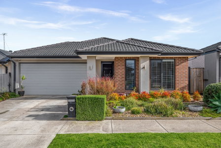 11 Honeyeater Way