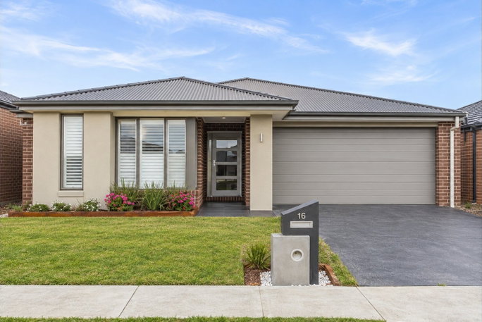 16 Albany Way