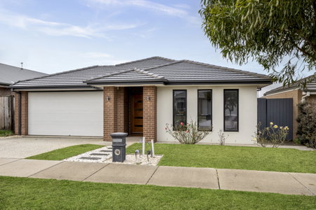 11 Chamberlain Drive
