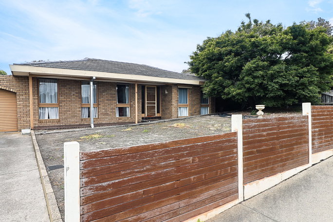 15 Carnarvon Drive