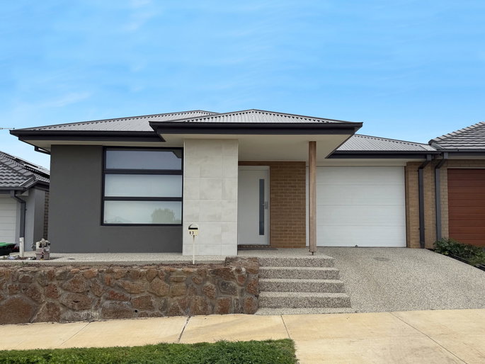 83 Munro Drive