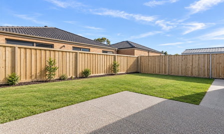16 Albany Way