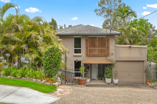 91 Minto Crescent, Arana Hills  QLD  4054