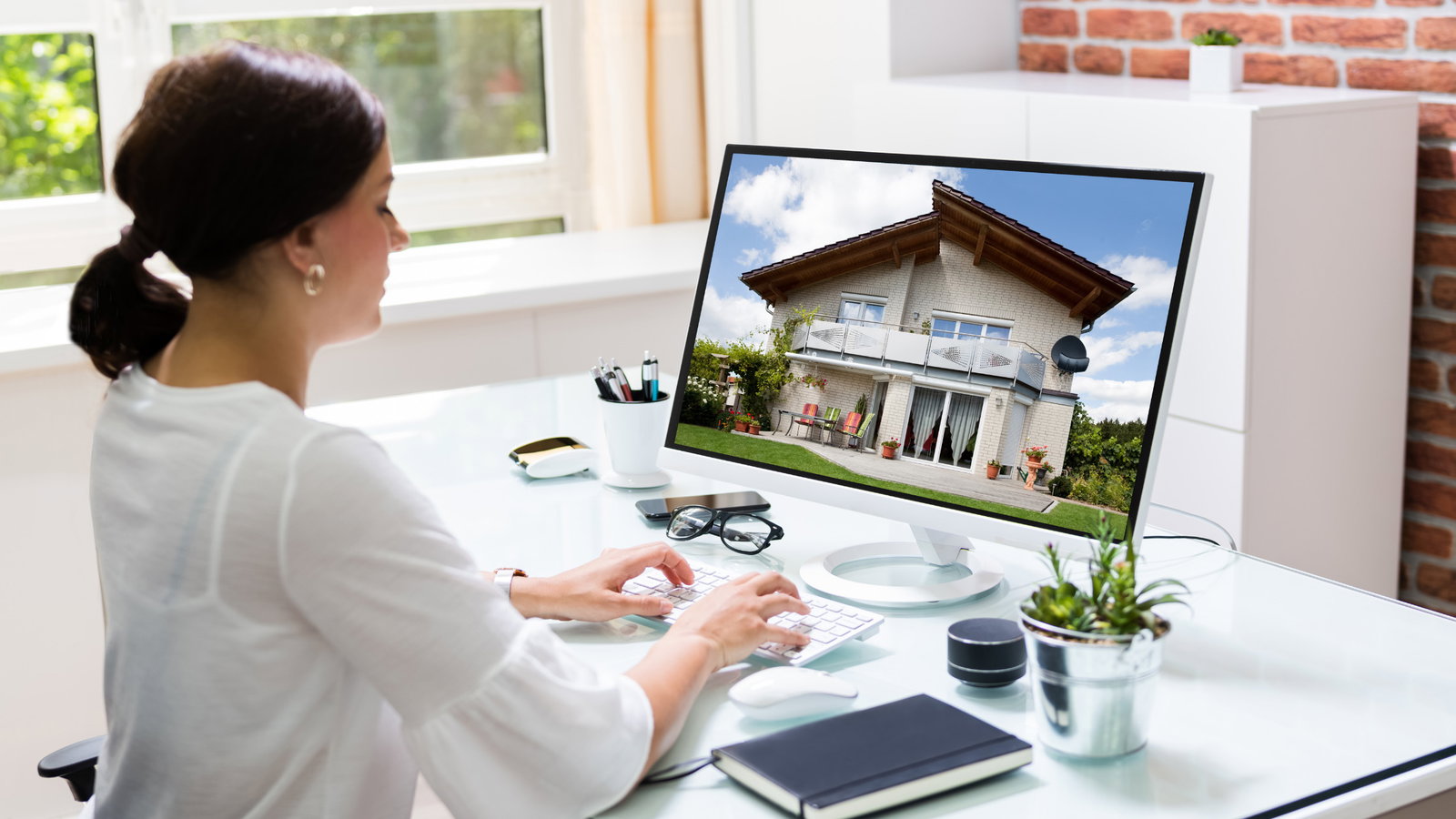Do you know how to advertise your rental property the right way?