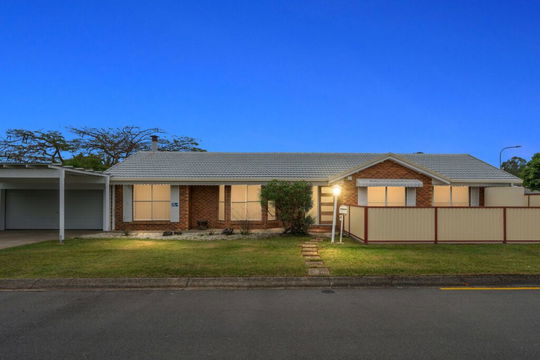 4 Cooyar Street, Aspley  QLD  4034
